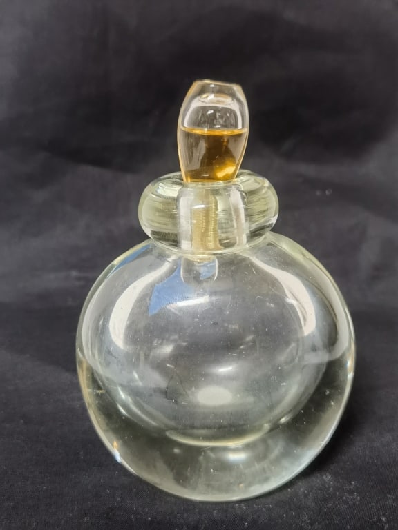 Vintage Crystal Perfume Bottle (1 of 2)