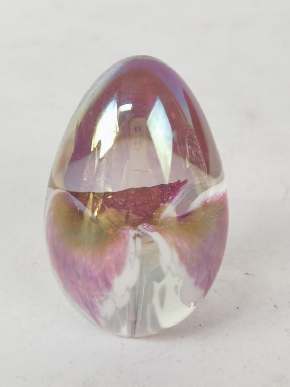 Vintage Mt. St. Helen 1987 Art Glass Egg Paperweig (1 of 5)