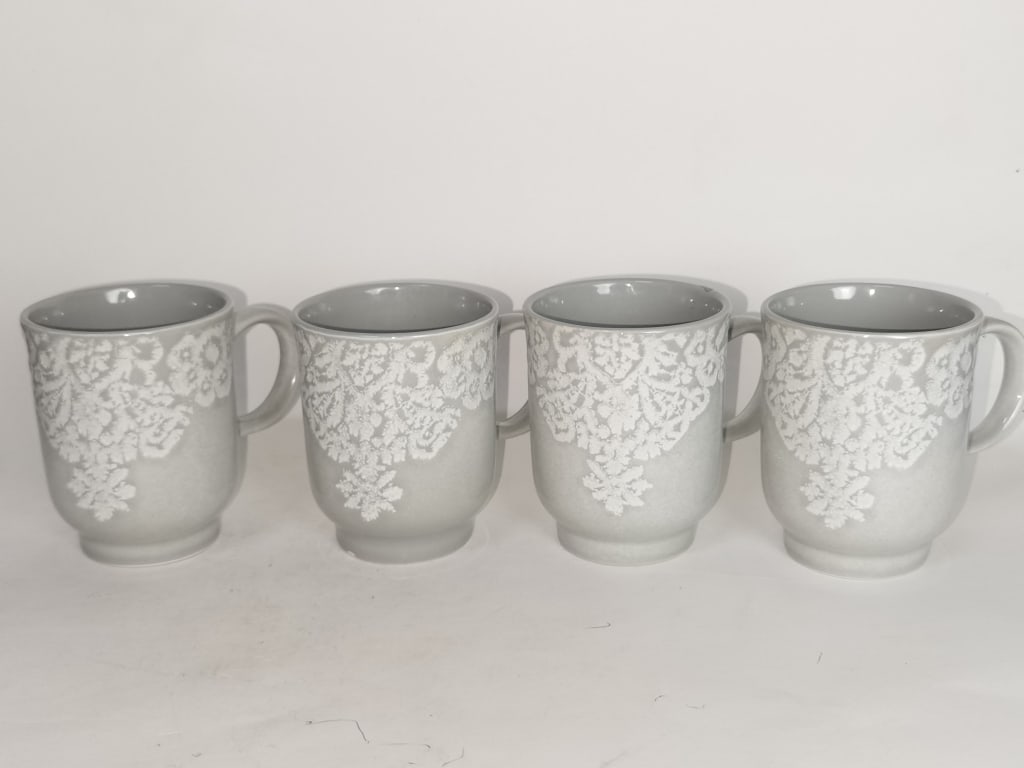 (4) Threshold Stoneware Mugs: (4) Threshold Stoneware Mugs, 4.25in by 5in