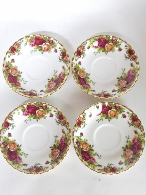 (4) Royal Albert Old Country Roses Porcelain Plate (1 of 3)