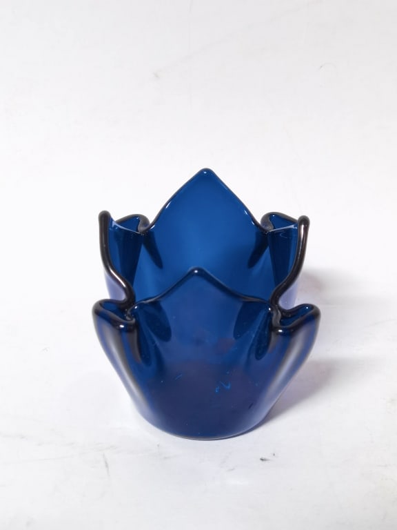 Vintage Cobalt Blue Glass Handkerchief Bowl: Vintage Cobalt Blue Glass Handkerchief Bowl, 3in