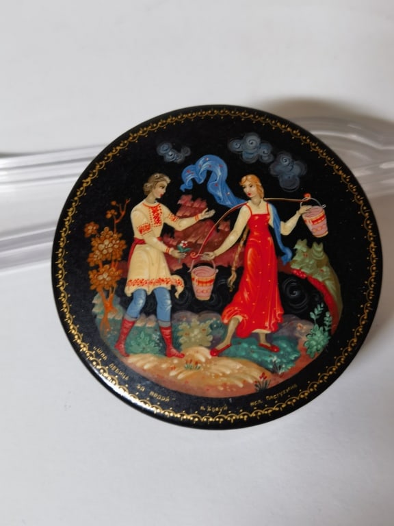 Vintage Russian Round Lacquer Box (1 of 3)
