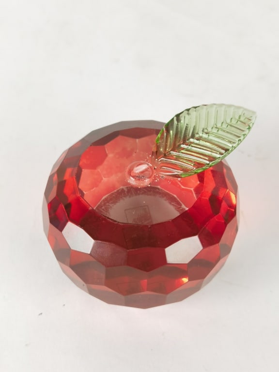 Simon Designs Faceted Red Apple Glass Paperweight (1 of 4)