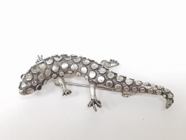 Costume Silver Tone Lizzard Brooch