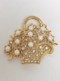 Costume Gold-Tone Rhinestone Faux Pearl Brooch