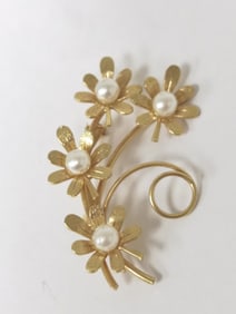 Costume Gold-Tone Faux Pearl Flower Brooch