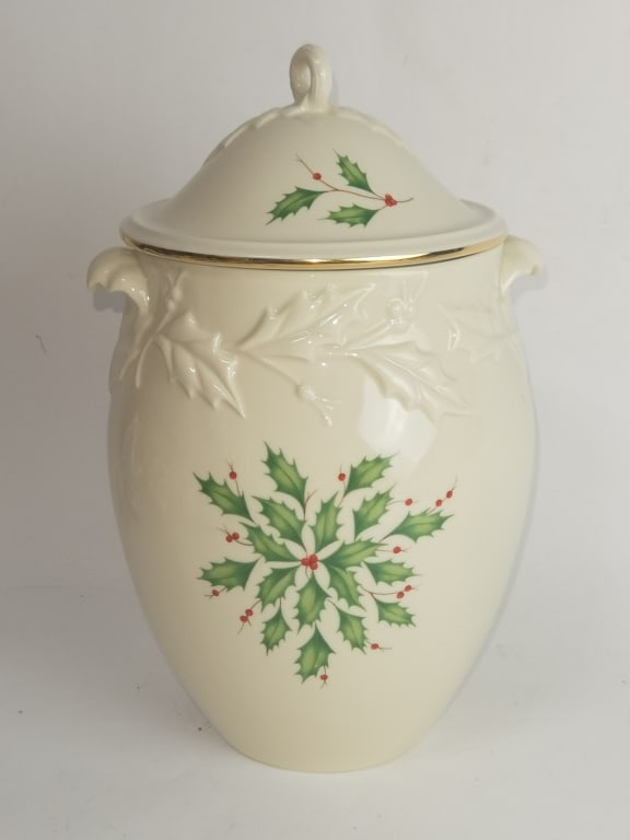 Lenox Porcelain Holiday Cookie Jar: Lenox Porcelain Holiday Cookie Jar, 11.75in