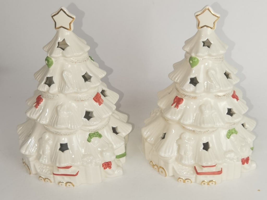 (2) Lenox Porcelain Holiday Season's Sparkle Chris (1 of 4)