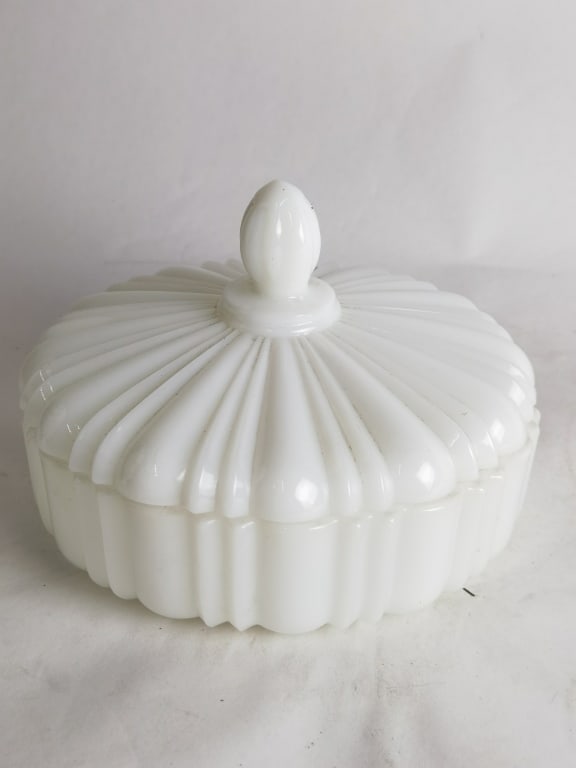 Vintage Anchor Hocking Old Cafe Milk Glass Dish (1 of 4)