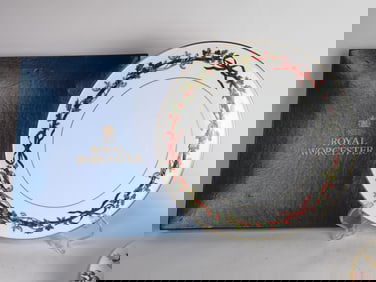 1987 Royal Worcester Holly Ribbons Porcelain Plate