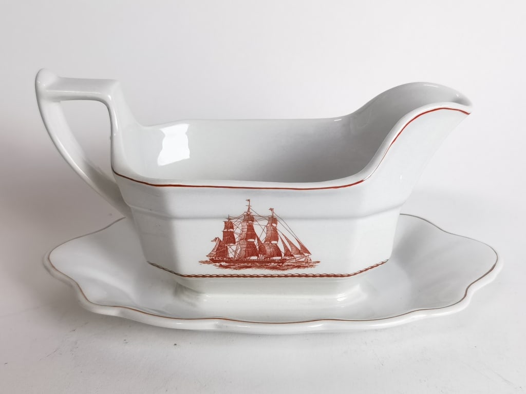 Vintage Wedgwood Flying Cloud Gravy Bowl (1 of 4)