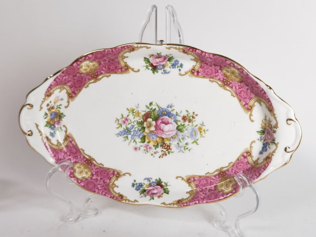 Royal Albert Lady Carlylo Porcelain Oval Plate: Royal Albert Lady Carlylo Porcelain Oval Plate, 10.25in