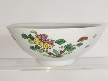 Qing Chinese Porcelain Famille Rose Bowl