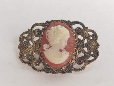 Costume Cameo Brooch