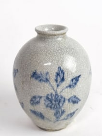 Chinese Porcelain Ge Glaze B&W Jar