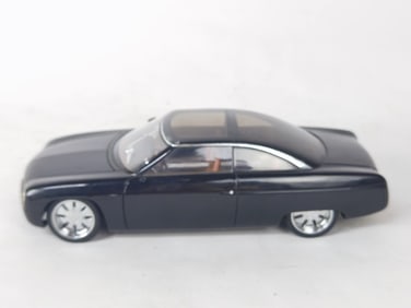 1:18 Autoart 2001 Ford 49 Concept Model