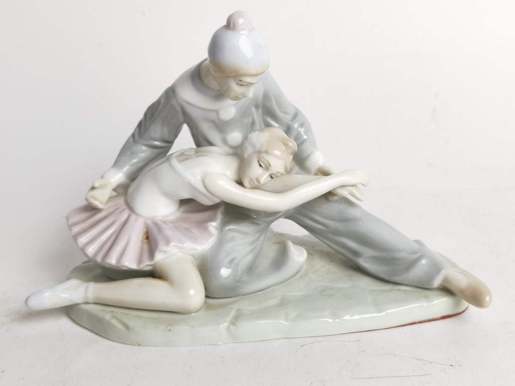 Vintage Lladro Style Porcelain Ballet Dancers (1 of 4)