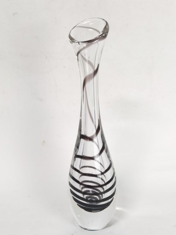 Vintage Black Spiral Thread Vase by Vicke Lindstra: Vintage Black Spiral Thread Vase by Vicke Lindstrand for Kosta, 13.25in