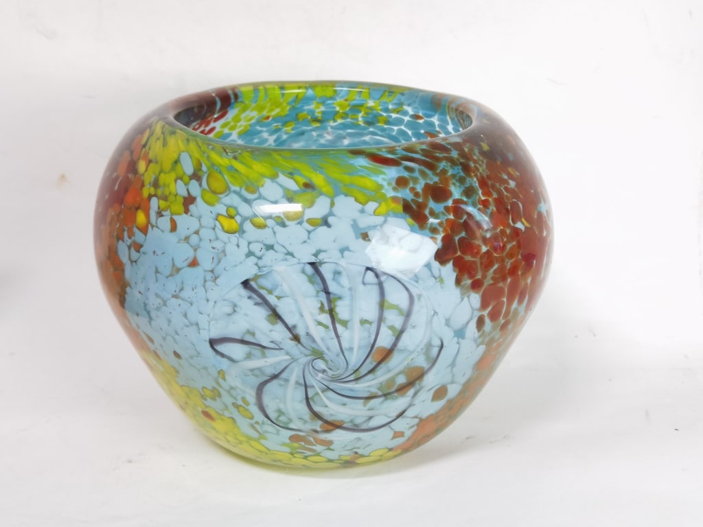 Dale Tiffany Merritt Glass Island Bowl: Dale Tiffany Merritt Glass Island Bowl, 6.75in by 8.5in