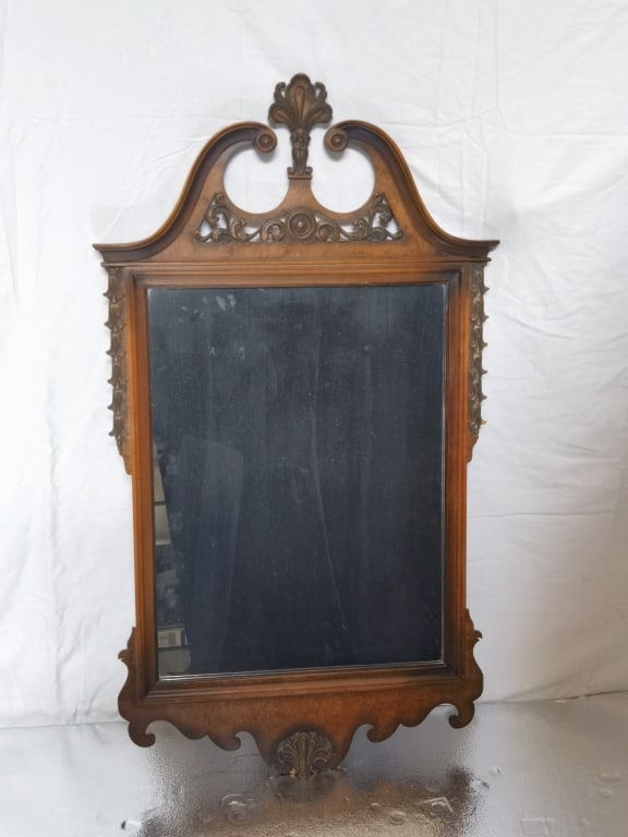 Vintage American Federal Glass Mirror: Vintage American Federal Glass Mirror, 42in by 23.5in