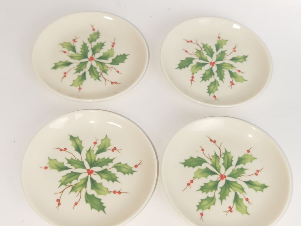 (4) Lenox Porcelain Holiday Plates: (4) Lenox Porcelain Holiday Plates, 4in