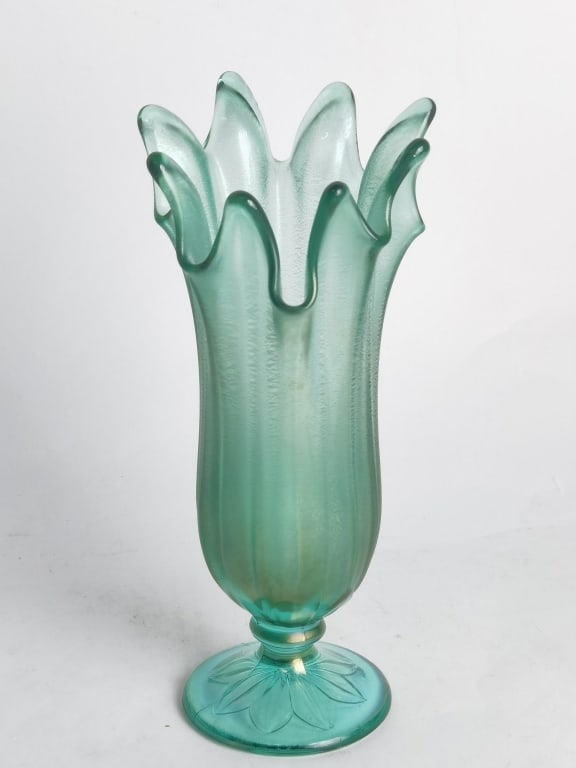 Vintage Fenton Art Glass Sea Mist Handkerchief Vas: Vintage Fenton Art Glass Sea Mist Handkerchief Vase, 8.75in