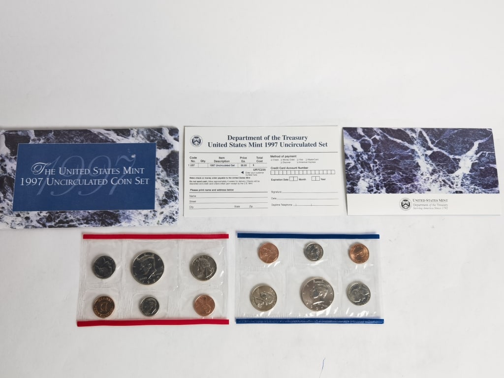 1997 US Mint Uncirculated Coin Set (1 of 3)