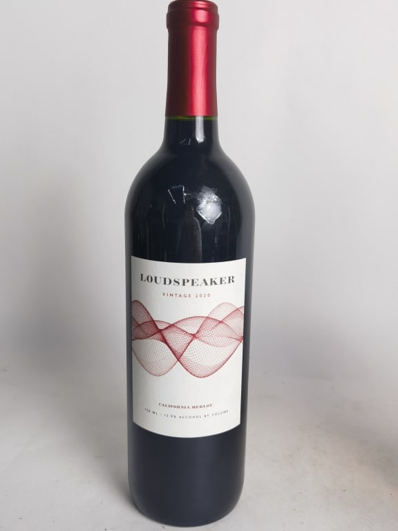 Vintage 2020 Loudspeaker California Merlot (1 of 3)