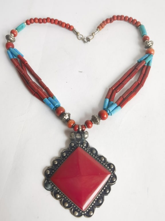 Chinese Tibetan Coral/Turquoise Bead Necklace: Chinese Tibetan Coral/Turquoise Bead Necklace, 9.5in