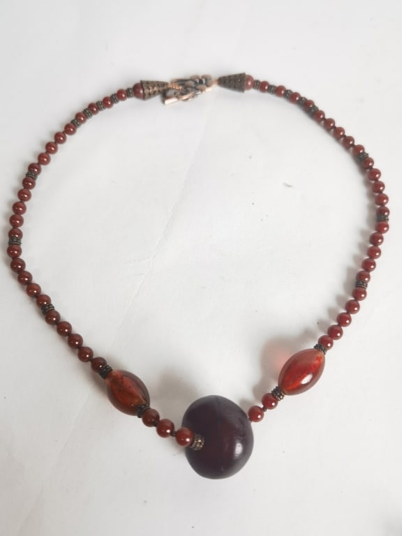 Chinese Red Agate/Amber Bead Necklace (1 of 3)