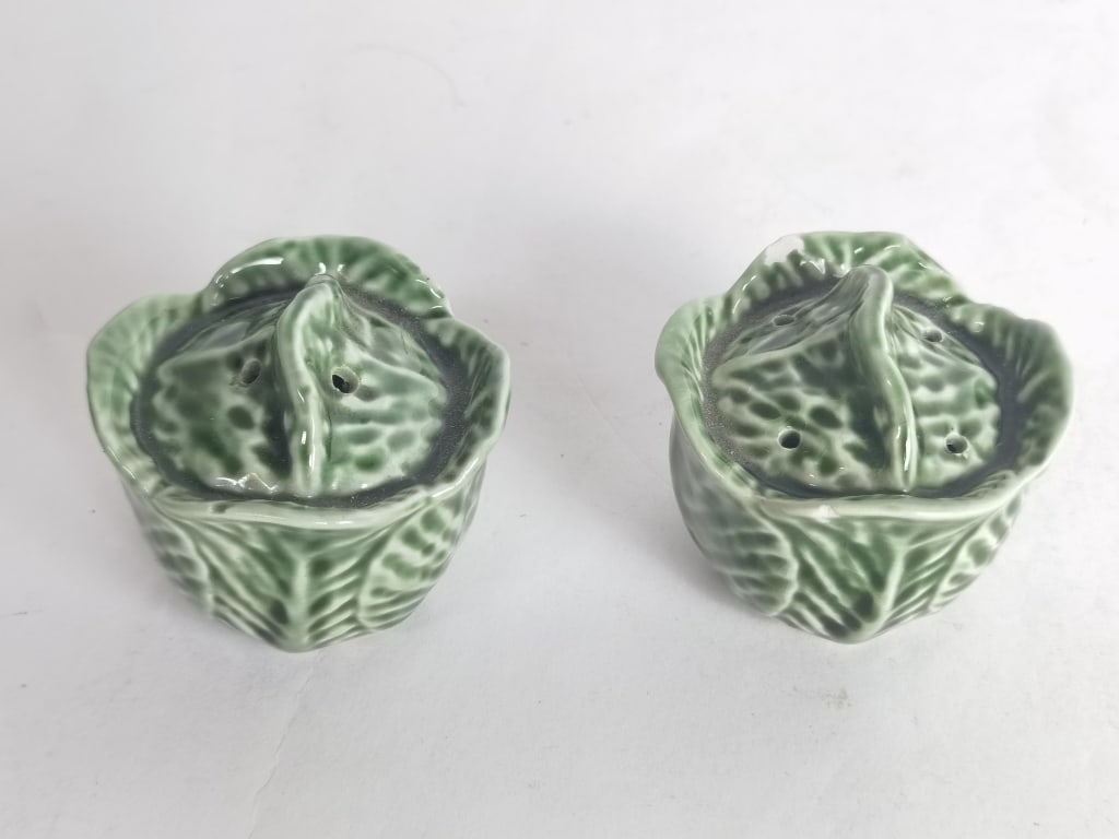 (2) Vintage Oifaire Mini Cabbage Salt and Pepper S: (2) Vintage Oifaire Mini Cabbage Salt and Pepper Shakers, 2.25in