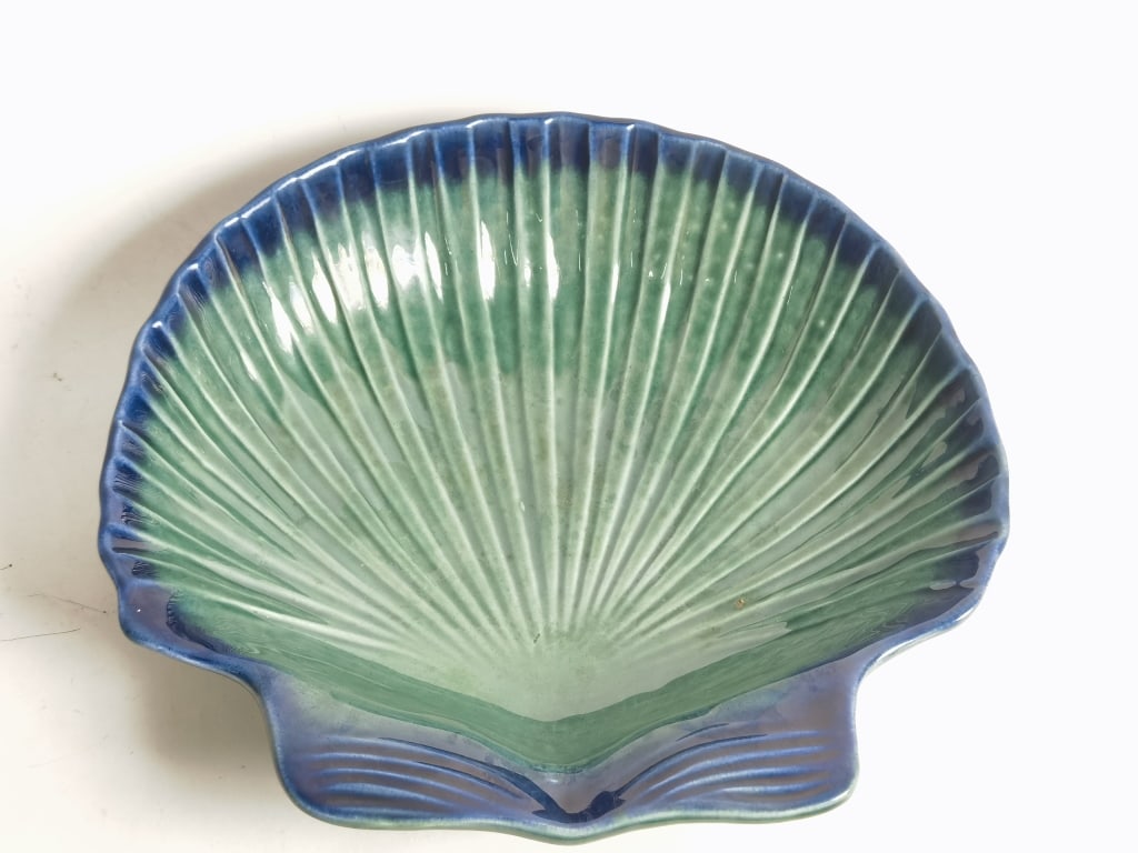 Vintage Olfaire Majolica Style Ceramic Shell Plate (1 of 5)