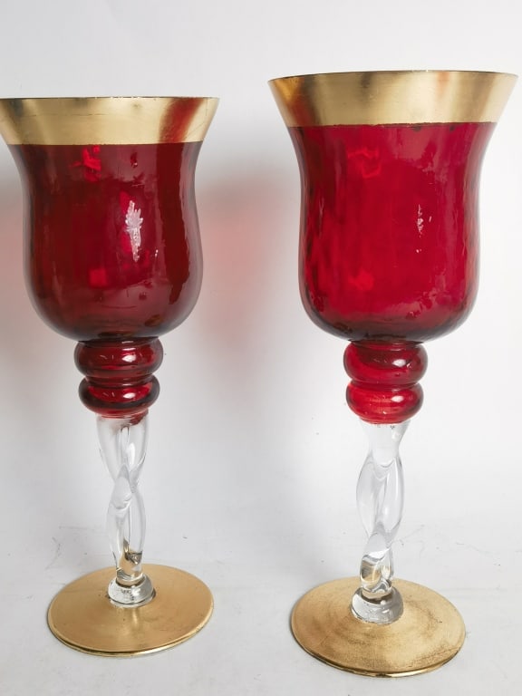 (2) Vintage Ruby Red and Gold Wine Glasses: (2) Vintage Ruby Red and Gold Wine Glasses, 12in by 5in