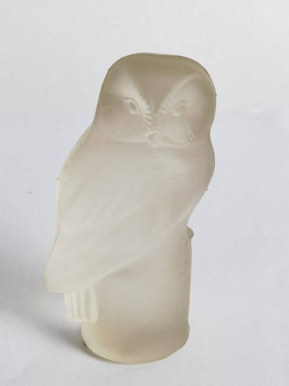 Vintage Frosted Glass Owl Paperweight: Vintage Frosted Glass Owl Paperweight, 4in