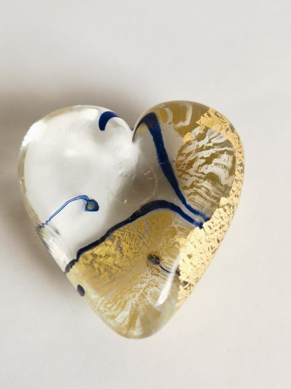 Robert Held Gold with Blue Swirl Heart Glass Paper: Robert Held Gold with Blue Swirl Heart Glass Paperweight, 2.5in