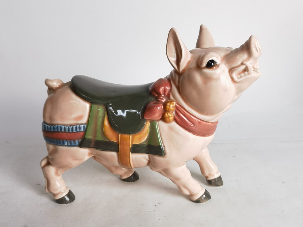Vintage Porcelain Pig Figurine: Vintage Porcelain Pig Figurine, 6.25in by 7.5in