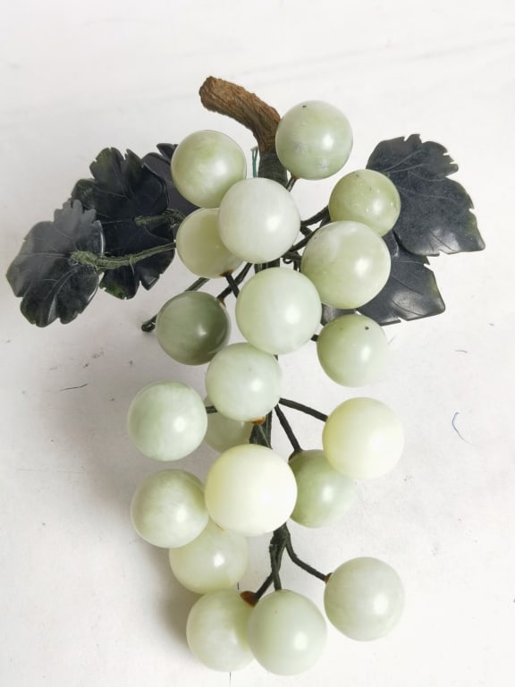 Vintage Chinese Greenish Jade Grapes (1 of 3)