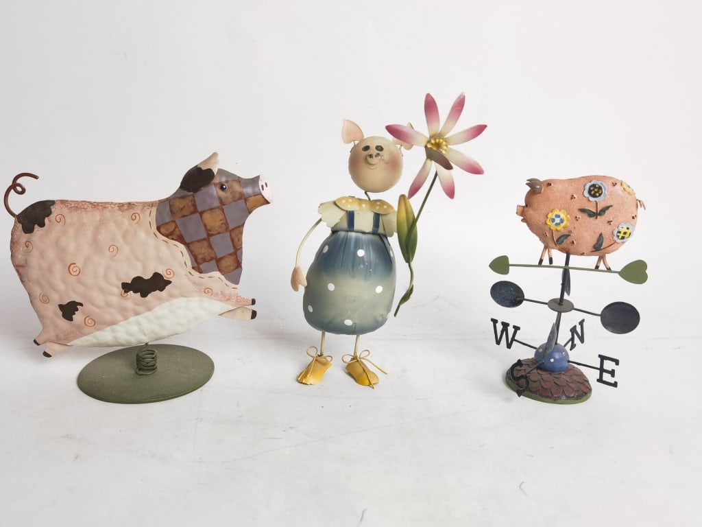 (3) Vintage Pig Metal Art: (3) Vintage Pig Metal Art, 7.25in by 7in