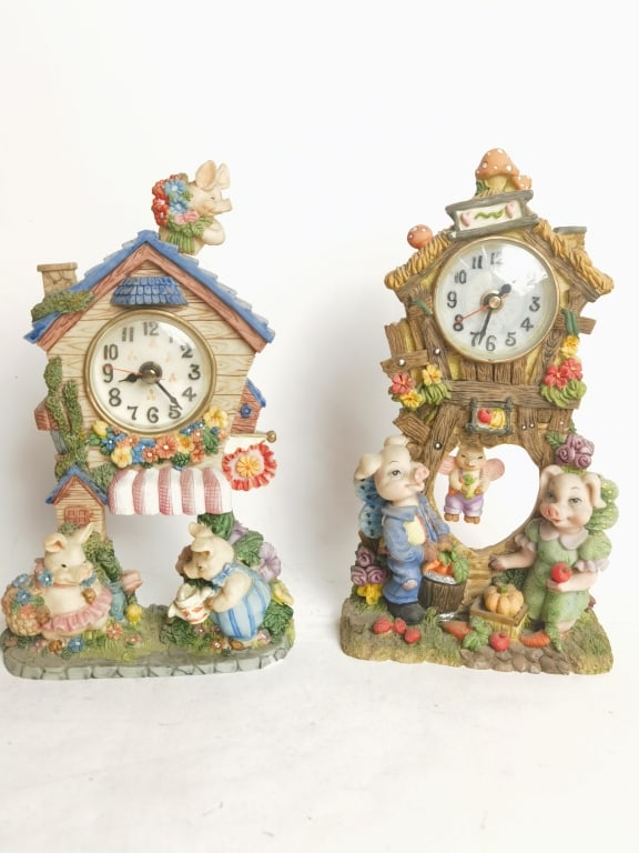 (2) Vintage Teddy Pig Table Clocks (1 of 3)