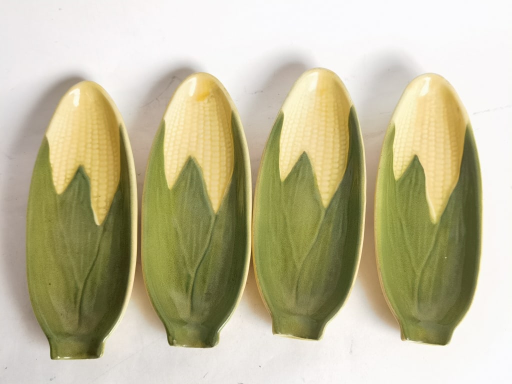 (4) Vintage Shawnee Corn King Pottery Plates (1 of 6)