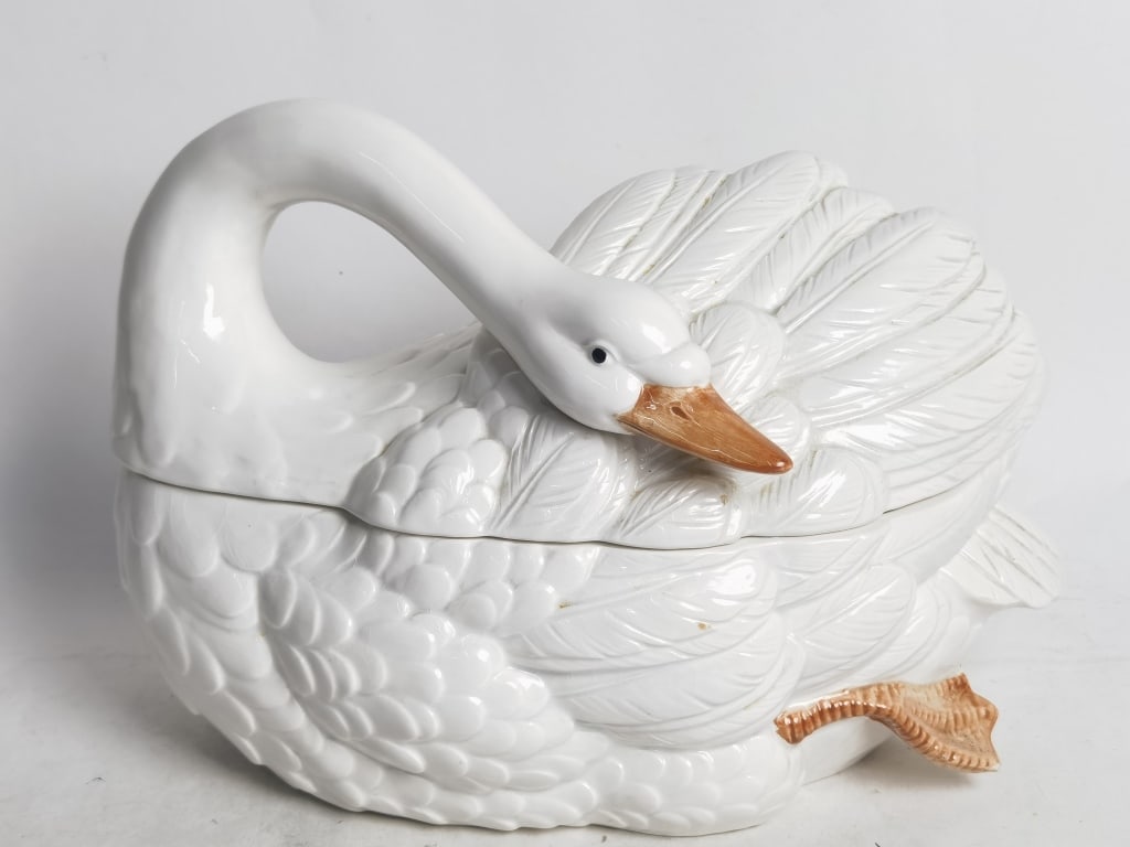 Vintage Fitz & Floyd Ceramic White Goose Soup Ture (1 of 4)