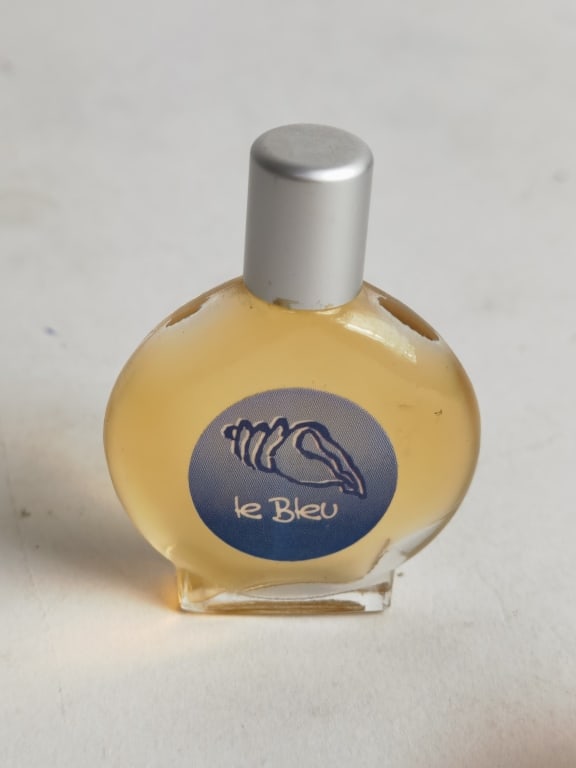 Le Bleu Perfum (1 of 2)