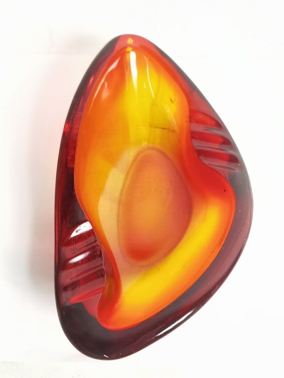 Vintage MCM Amberina Glass Ashtray: Vintage MCM Amberina Glass Ashtray 2in by 7.75in