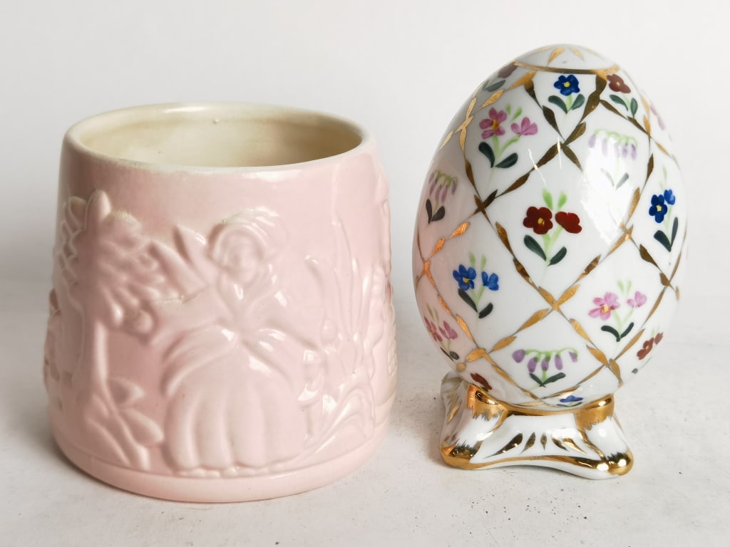 Vintage Hankcraft Pink Porcelain Vase and Floral E: Vintage Hankcraft Pink Porcelain Vase and Floral Egg, 5in