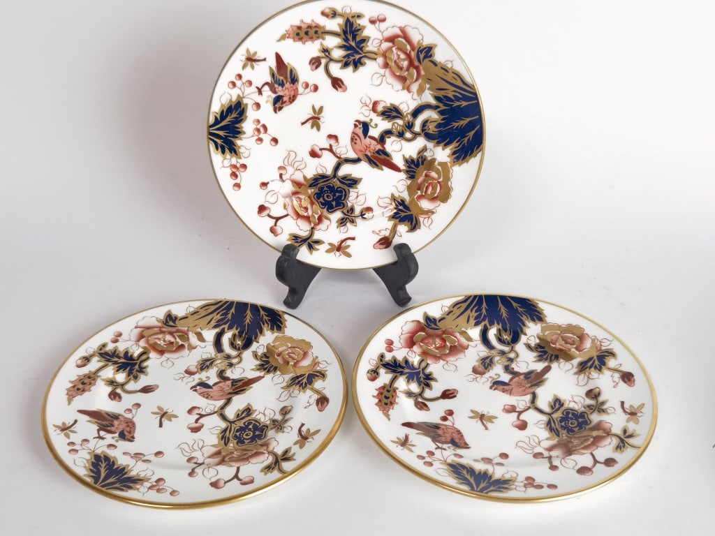 (3) Coalport Hong Kong Porcelain Plates: (3) Coalport Hong Kong Porcelain Plates, 6.25in