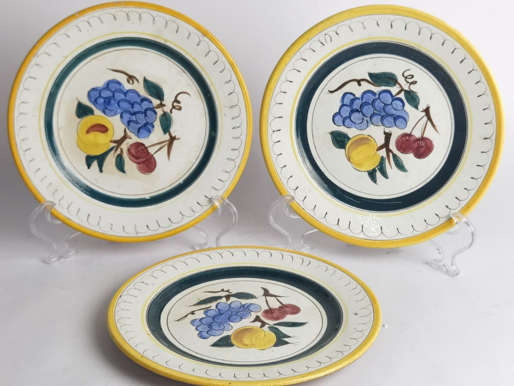 (3) Vintage Stangl Pottery Fruit Plates (1 of 3)