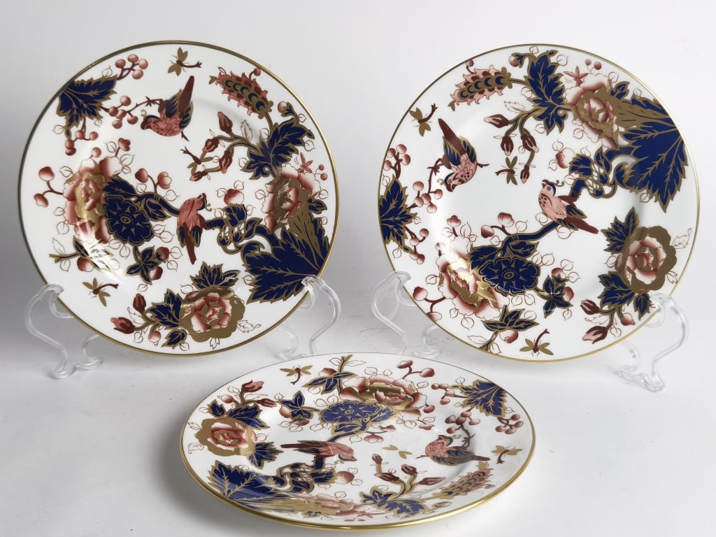 (3) Vintage Coalport Porcelain Hong Kong Plates: (3) Vintage Coalport Porcelain Hong Kong Plates, 8in