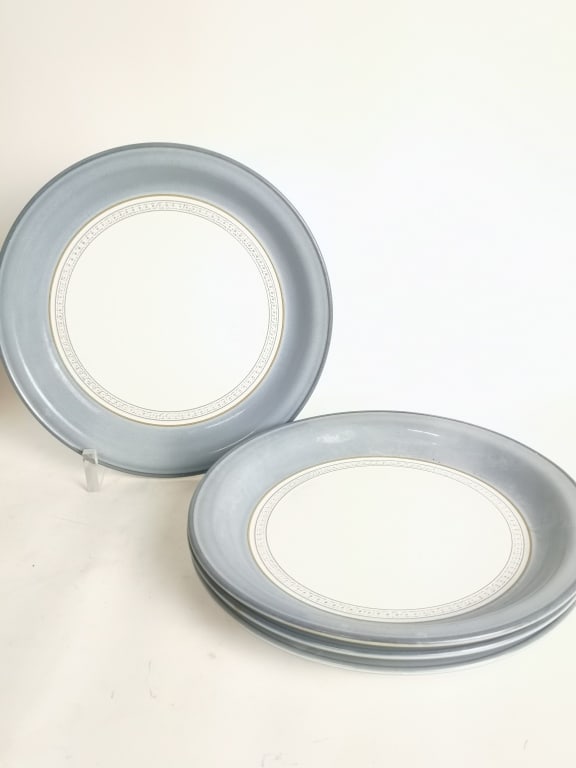 (4) Derby Castile Blue Rim Dinner Plates: (4) Derby Castile Blue Rim Dinner Plates, 10.75in