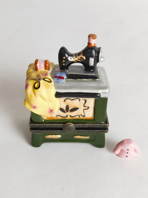 Vintage Sewing Table Trinket Box (1 of 3)