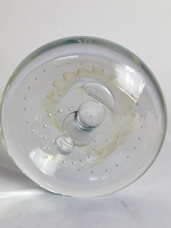 1992 Robert Eickholt Bubble Glass Paperweight (1 of 4)